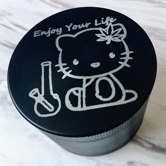 Kitchen grinder hello kitty grinder 2.2” 55mm - Picture 4 of 8